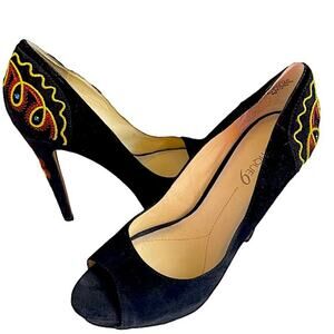 Boutique 9 Chryso Black Suede Embellished Peep Toe Pumps Shoes Women's Size 8